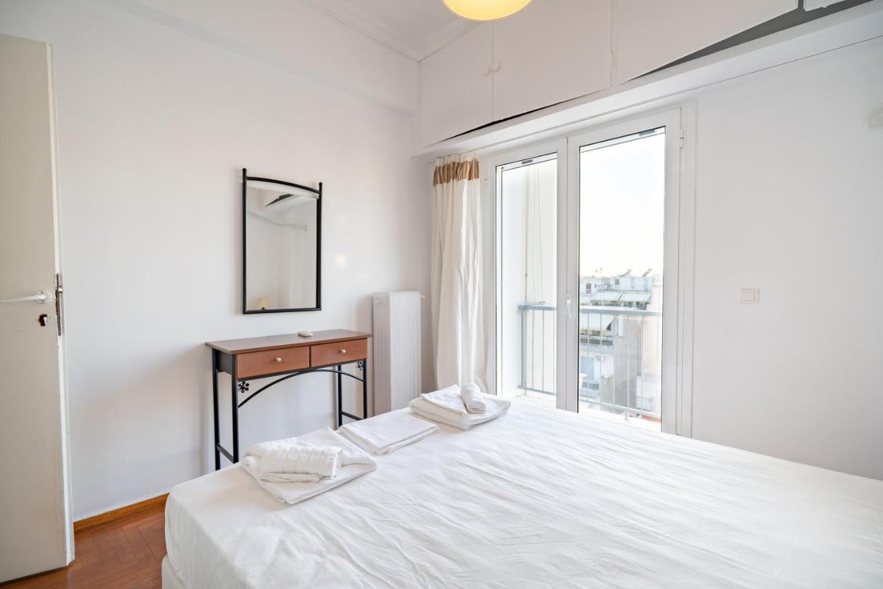 Dimotiko Theatro Metro St. 1 Bedroom 4 Pers. Flat Piraeus Exterior photo